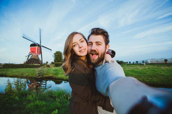 Windmills Tour: Zaanse Schans, Edam, Volendam & Marken