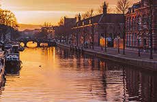 Amsterdam Travel Guide