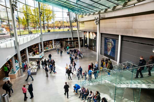Van Gogh Museum & Canal Cruise
